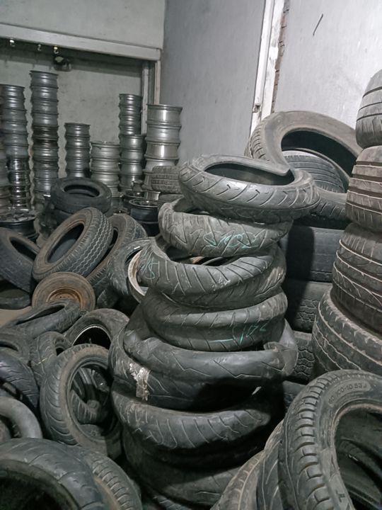 Shop Store Images of SIFAN TYRES & WHEELS