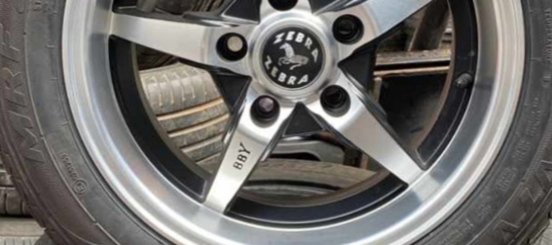 Factory Store Images of SIFAN TYRES & WHEELS
