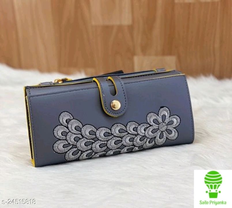 Attractive Women's Green PU Wallet
Material: PU
 No. of Compartments: 2
 Multipack: 1
 Sizes: Free S uploaded by Meesho on 1/5/2022