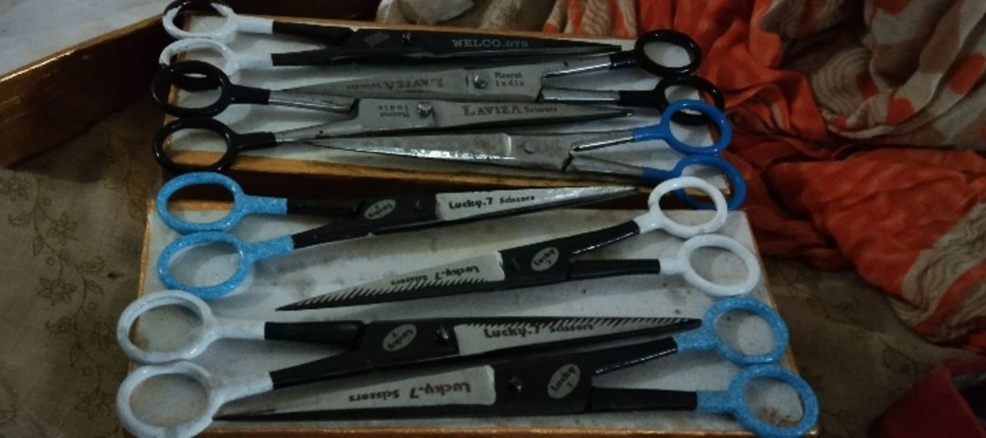 Warehouse Store Images of Lucky.7 Scissors
