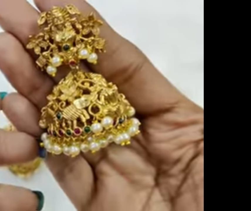 Post image I want 1 Pieces of Muje ayisa earrings chayihe.. same to same.. niche uska sample pic he.. jaldi msg kijiye.
Below is the sample image of what I want.