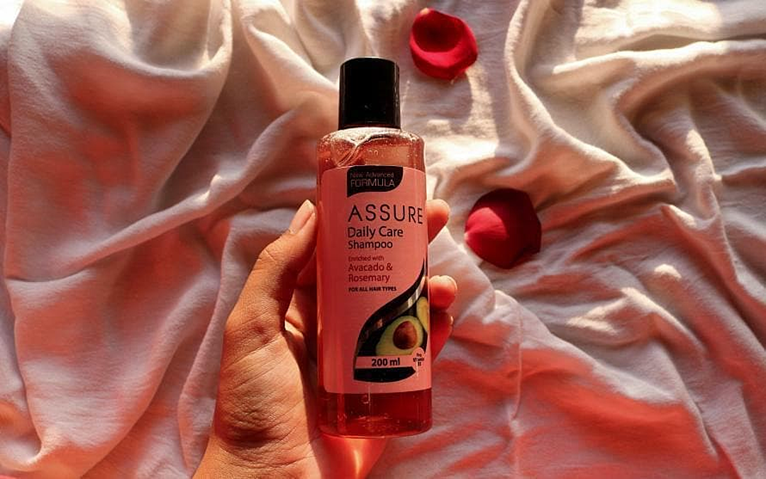 Assure shampoo.enriched with avocoda🥑and rosemary Extracts.use leaving the hair glossy and smooth. uploaded by Zootopia on 9/30/2020