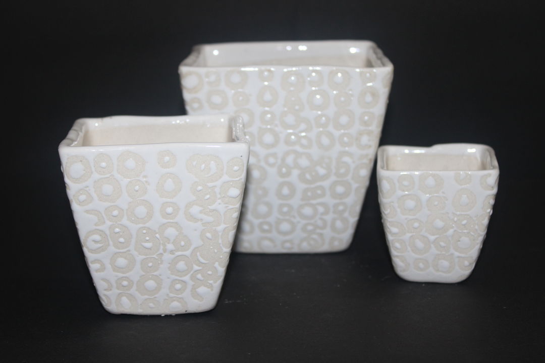 Ceramic heavy planters for indoor uploaded by Pawrise Solutions Private Limited on 1/9/2022
