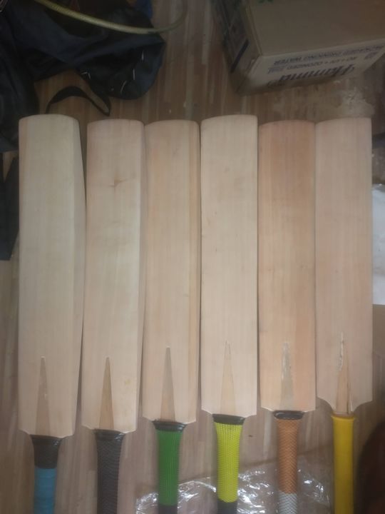 Kashmir Willow Double blade cricket bat plain uploaded by AA ENTERPRISES on 1/10/2022