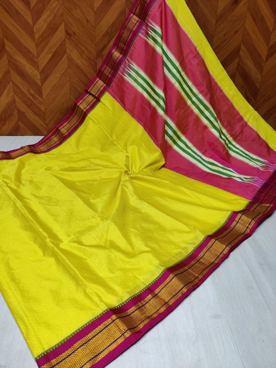 Post image Paithani Khan saree😍😍😍😍😍Resham blended silk Top pallu.....Running blouseBest quality 100%Book Fast*Wholesale = 1950 + Shipping*😍😍😍😍😍😍