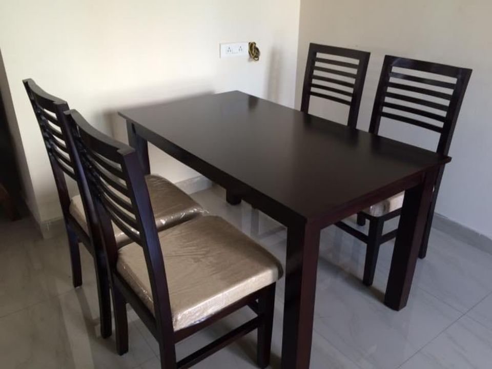 Dining table sett uploaded by business on 1/10/2022