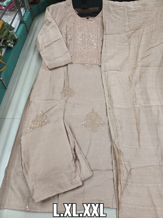 Heavy silk kurti  uploaded by Krishna collection on 1/11/2022