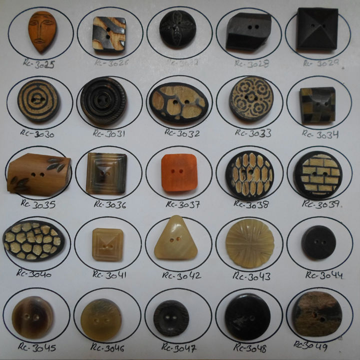 wooden gamrment buttons uploaded by aa art Enterprises on 1/11/2022