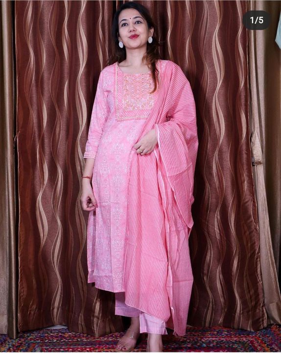 Post image *D.Quality always superb* 
*Baby pink color*🖤🤍🖤🤍🖤🤍Premium pure cotton printed kurta with Beautiful embroidery work on yoke andcotton pant with cotton dupatta
*Size 38 40 42 44*
*Price:-735+&amp;/-*
*Ready to dispatch keep posting*✈️✈️✈️✈️✈️