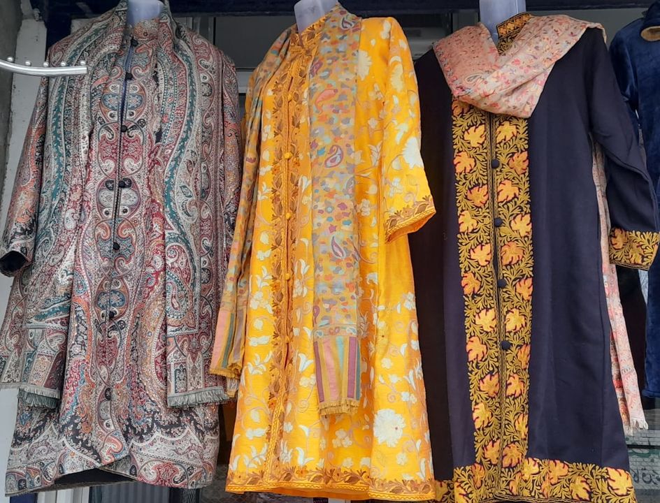 coats of Kashmir uploaded by _kashmir_arts_emporium_ on 1/14/2022