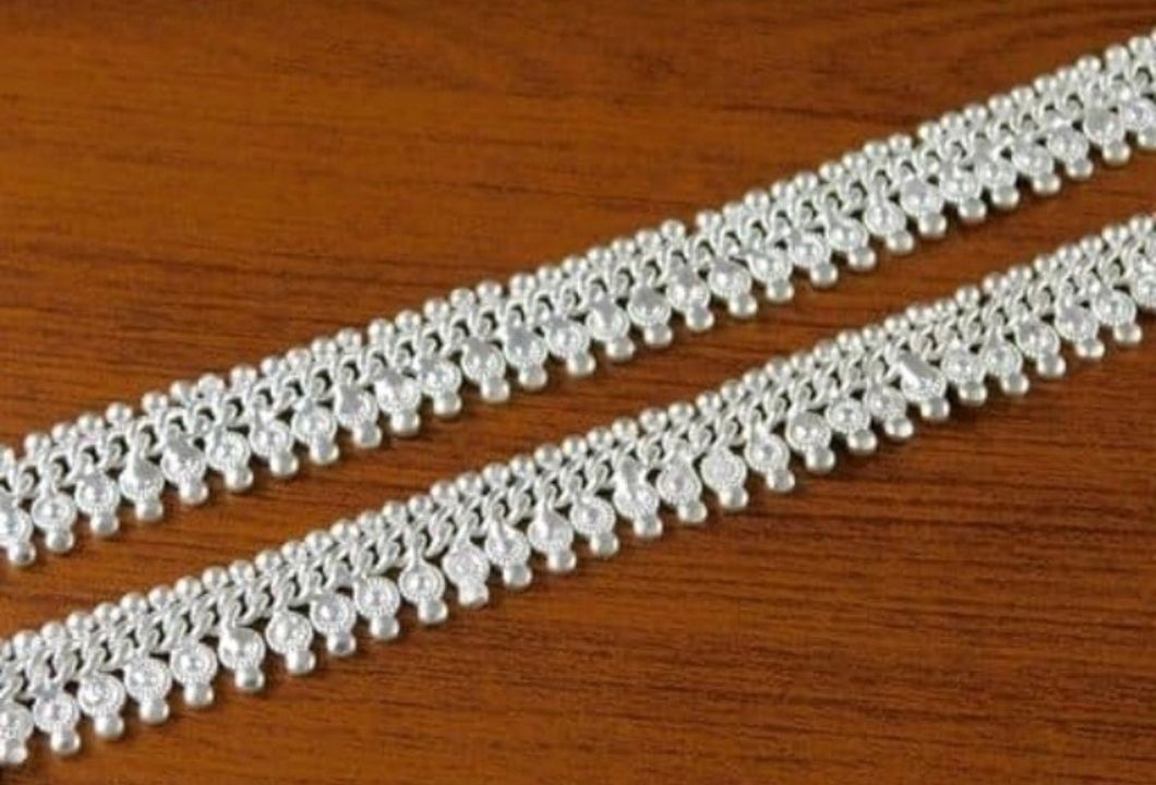 White metal anklet uploaded by business on 1/14/2022