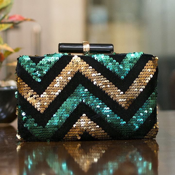 Exclusive Party clutch uploaded by Winsome you on 10/1/2020