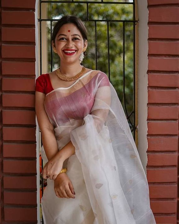 Pure linen designer saree available hai mere pass 👌  uploaded by business on 1/14/2022