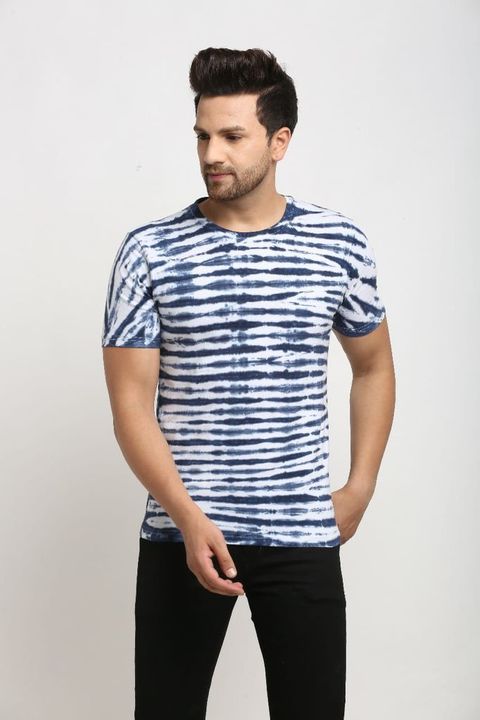 Post image Ennoble hand tie and dye T-shirt in 100% organic cotton fabric. Super comfortable to wear fast fashion