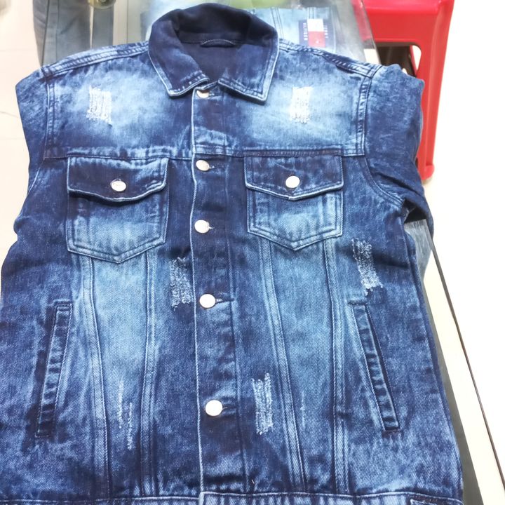Product image with price: Rs. 1000, ID: denim-jacket-9c8b7a72