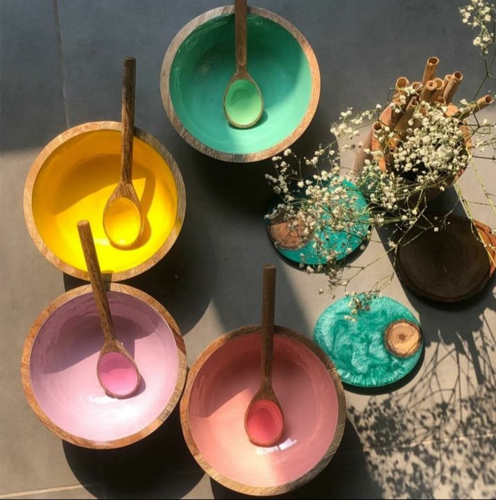 Post image Beautiful mango wood bowl with enamel color