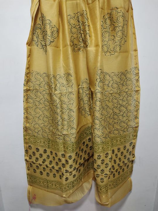 Chanderi handloom weavers saree handblook handmade uploaded by Chanderi handloom saree on 1/16/2022