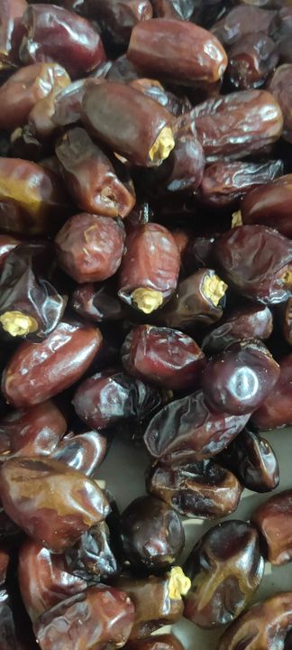 Oman fresh loose Dates uploaded by business on 1/16/2022
