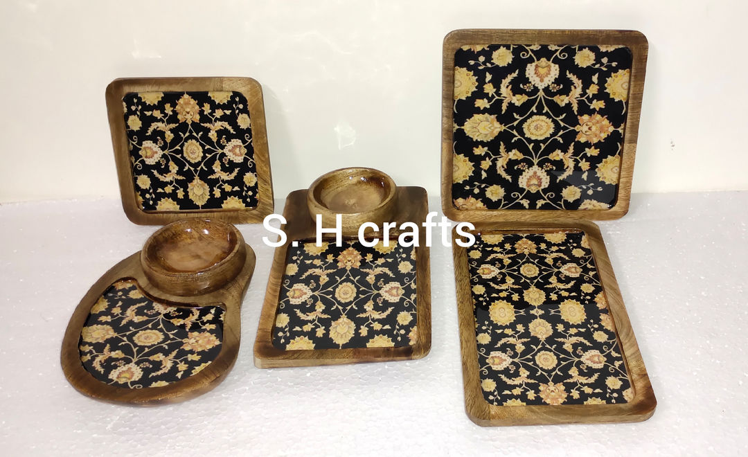 Wooden salad set  uploaded by Home decor accessories  on 1/16/2022