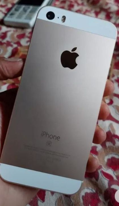 Post image I want 5 Pieces of I phone se .
Below is the sample image of what I want.