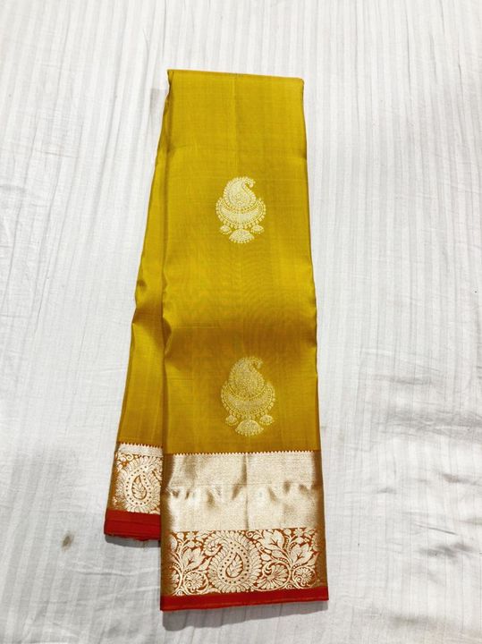Post image Pure Kanchipuram handwoven silk saree with rich pallu and plain blouse