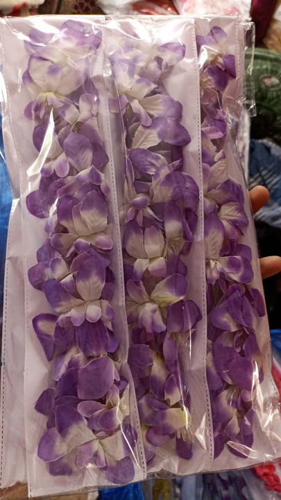 Orchid gajra uploaded by business on 1/26/2022