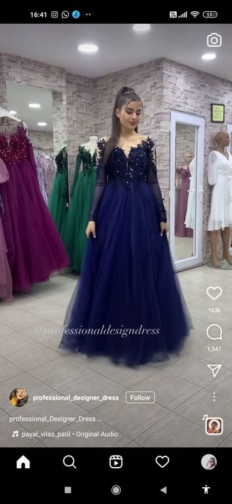 Post image Does anyone have this type of gown. As shown in the below picture please share contact number. Or chat.
