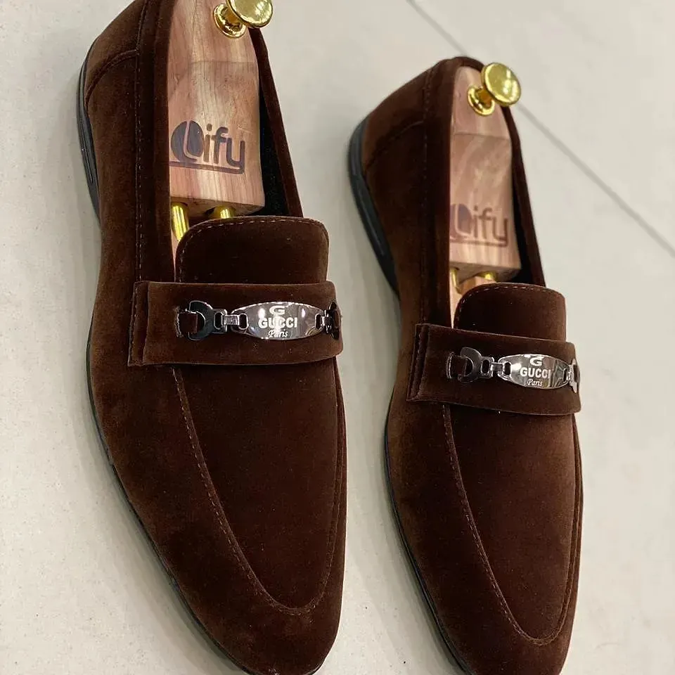 Guchi shoes men uploaded by business on 1/27/2022