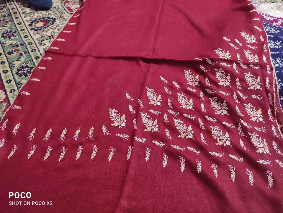 Product image with price: Rs. 10000, ID: pashmina-stole-137635b5
