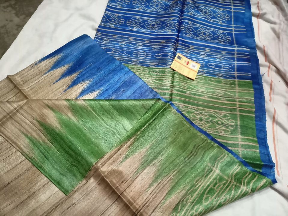 Handloom 100% silk saree with beautiful prints 🎉😍 uploaded by business on 1/30/2022