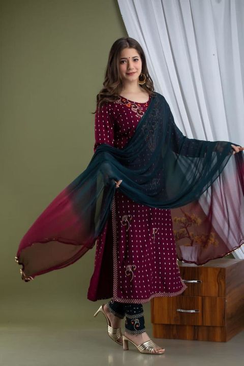 Kurti with pant  uploaded by M Z Enterprises on 1/30/2022
