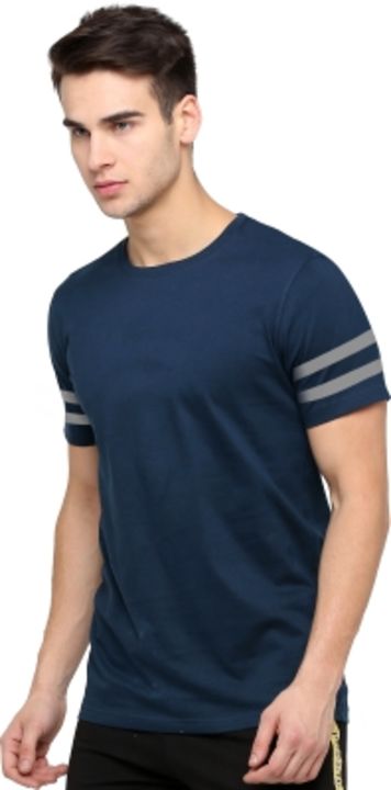 New look t-shirt uploaded by Clothing Store on 1/31/2022