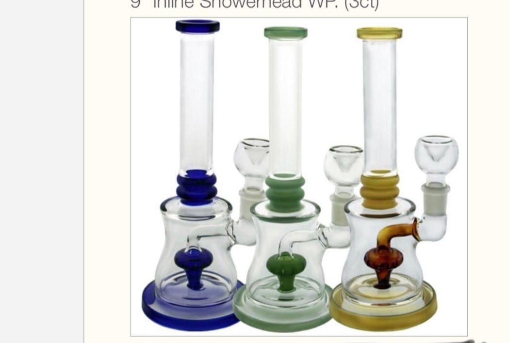 GLASS BONGS  uploaded by Asian Tigers on 2/1/2022
