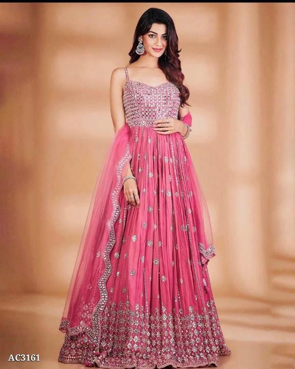 Beautiful Gown  uploaded by Clothes wallah  on 2/2/2022