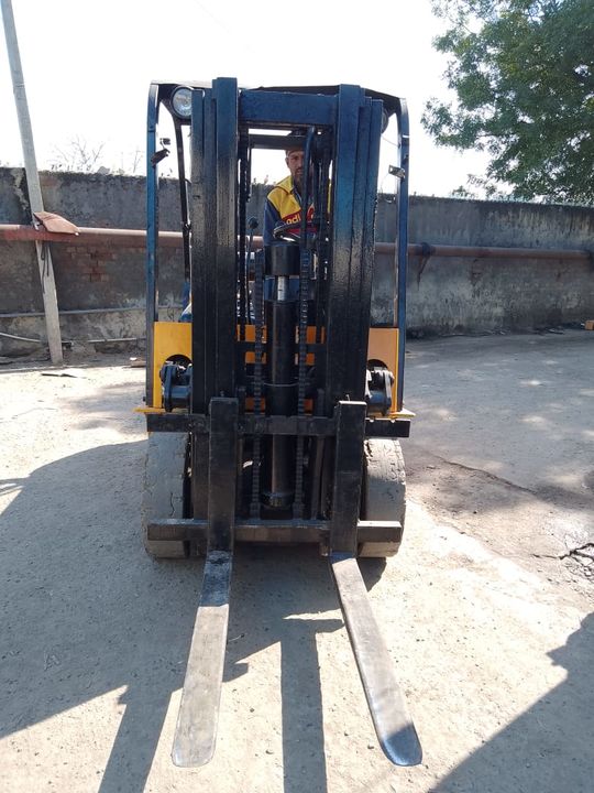 New forklift uploaded by Anudeep Industrial Services on 2/4/2022