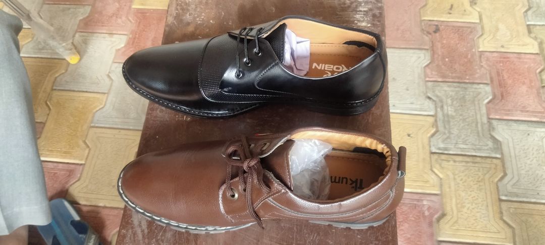 Post image I want this type of leather shoes in Black color .. Kindly message me . Quantity 5000 pcs #9783200666