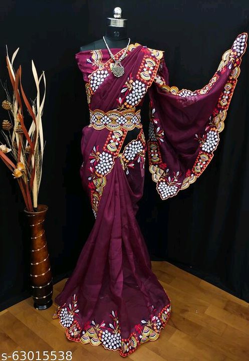 :*Kashvi Attractive Sarees*
Saree Fabric: Organza uploaded by Yash dresses on 2/9/2022