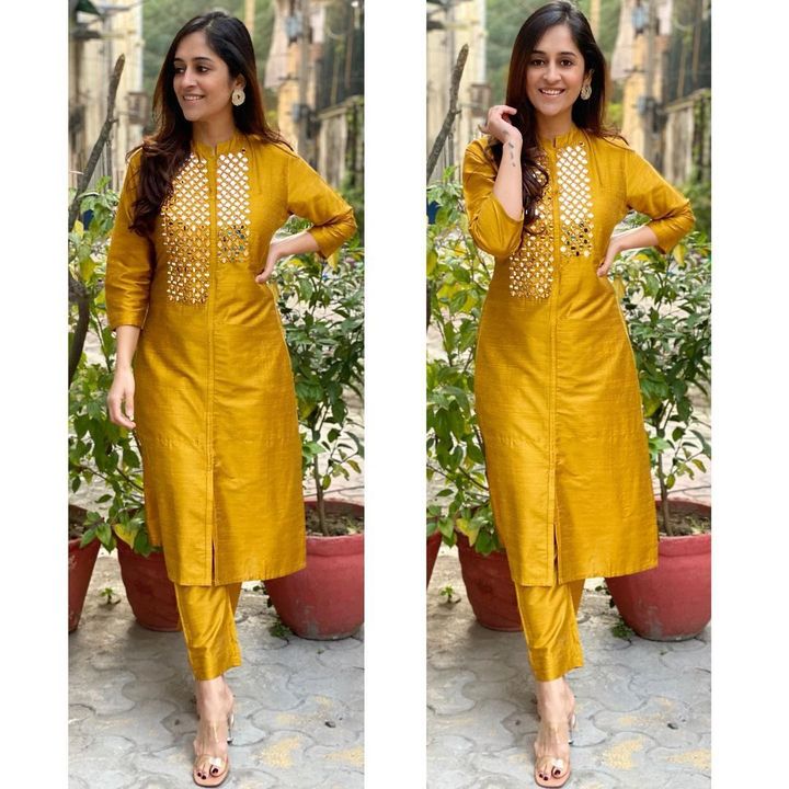 Post image I want 1 00 of Want same kurti same material 
Manufacturer ka contact chahiye 
Reseller duur rahe .
Below is the sample image of what I want.