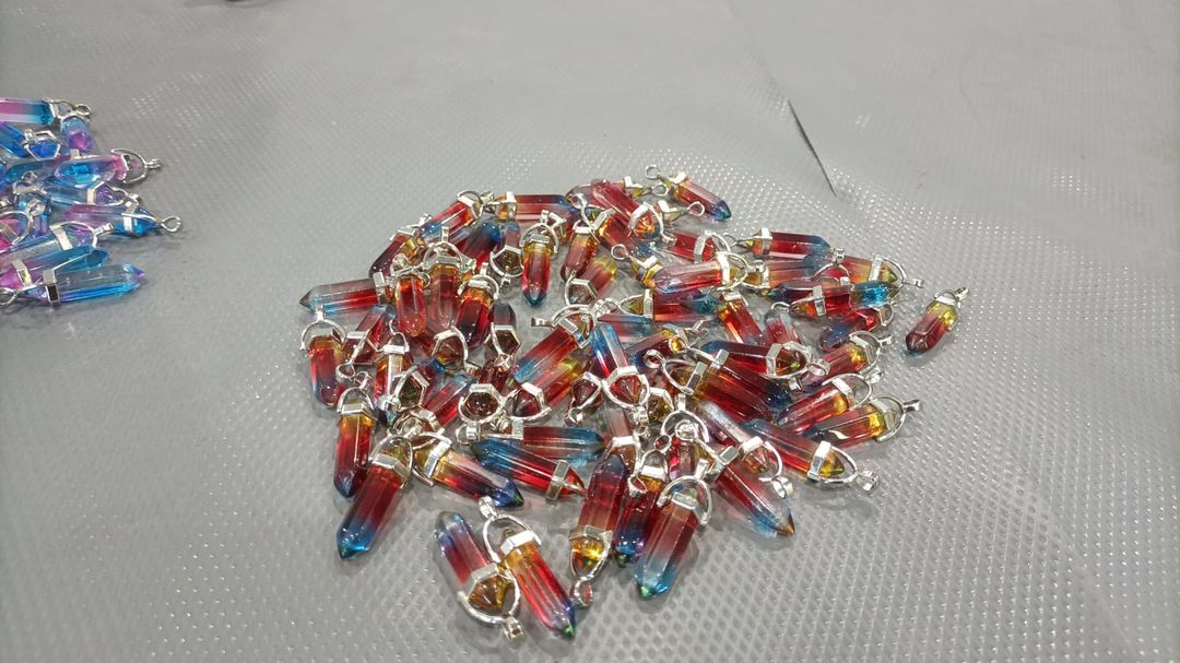 Red multi colour glass stone pendant uploaded by CRYSTAL MART on 2/11/2022