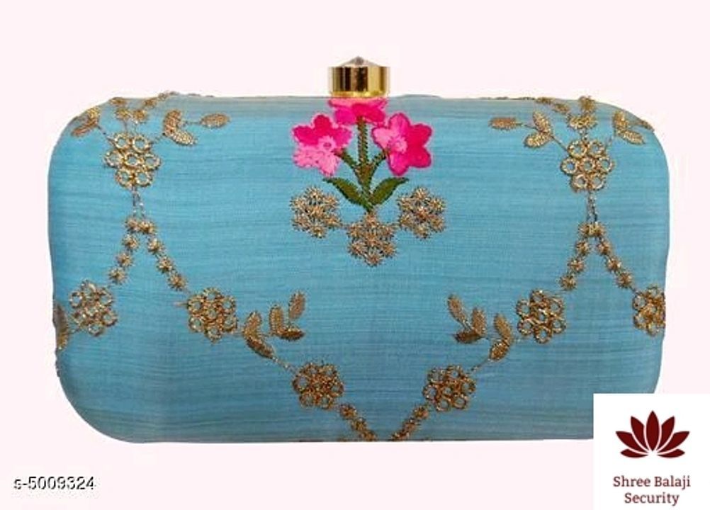 Beautiful purse  uploaded by One2One Shopping Store on 6/11/2020