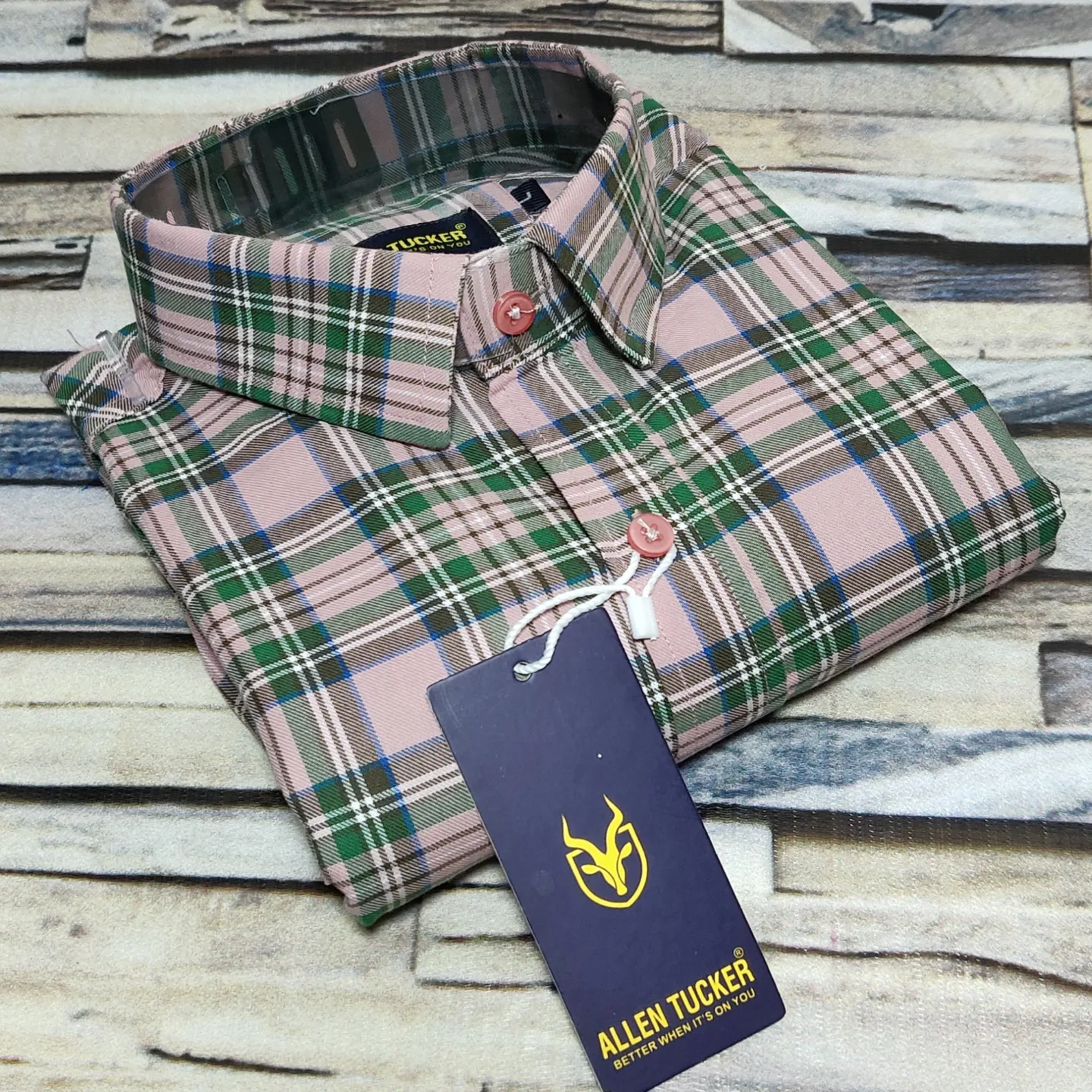 Post image MEN'S FULL SLEEVES CHECK CASUAL SHIRT
BRAND – ALLEN TUCKER
FABRIC - 30'S TWILL COTTON (100% COTTON)
SIZE -  L, XL, 2XL, 3XL
PRICE – 420/-  (SHIPPING FREE ALL OVER IN INDIA)
COD- 480/-
IMPORTED FUSING
DISPATCH TIME  - 2 DAYS