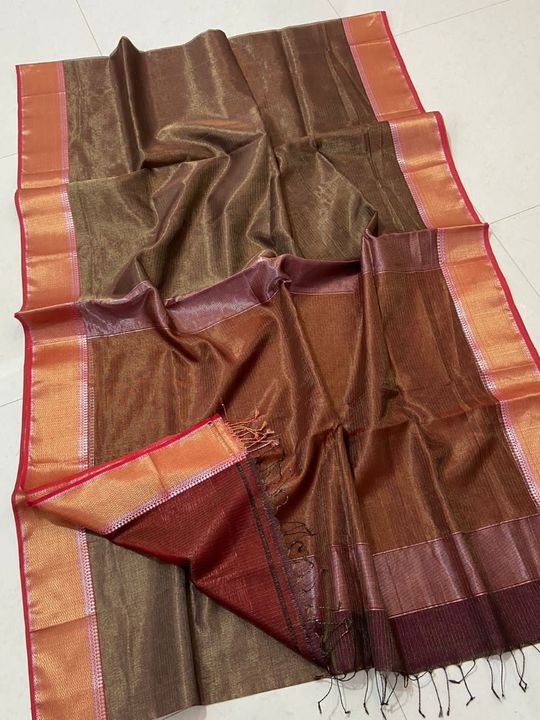 Post image Maheshwari Handwoven TISSUE SAREE  
Material, silk cotton zari mix tissue saree with blouse piece
