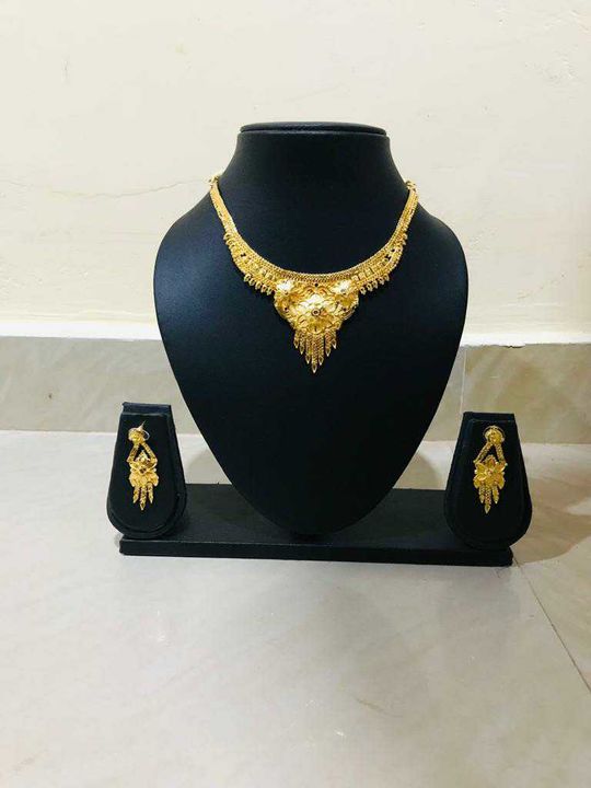 Gold plated necklace uploaded by Sakshi Chourasiya on 2/15/2022