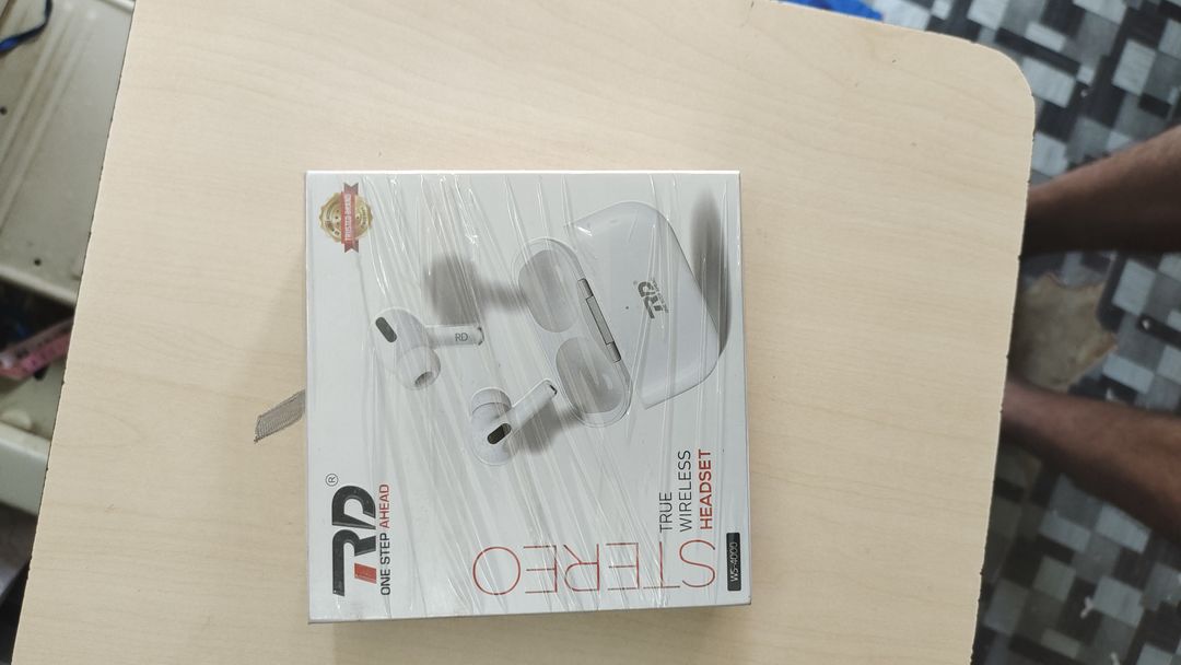 Rd- airpods  uploaded by Mr.BUDGET on 2/17/2022