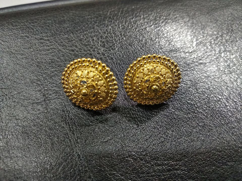 Post image 22 kt gold earrings .