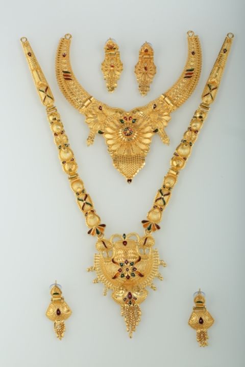 Neckles set uploaded by business on 2/17/2022