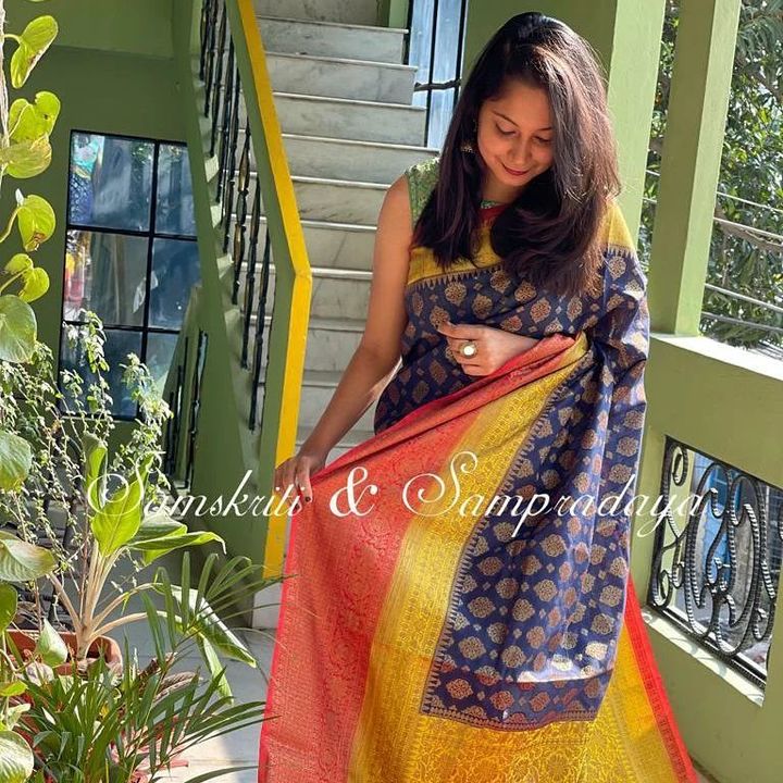 Beautiful designer banarasi weaving saree 😎 uploaded by business on 2/20/2022