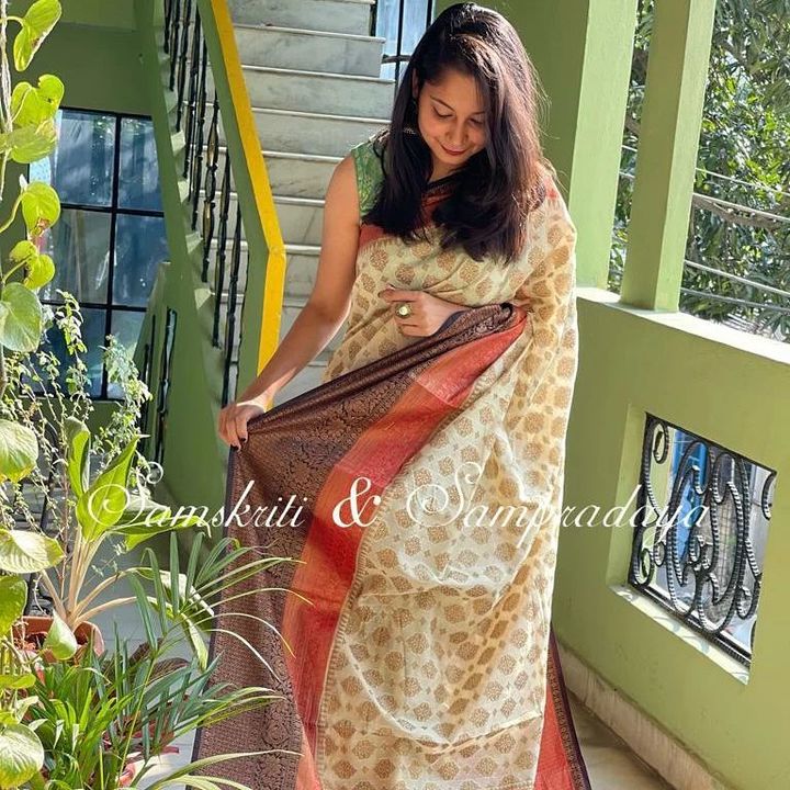 Beautiful designer banarasi weaving saree 😎 uploaded by business on 2/20/2022