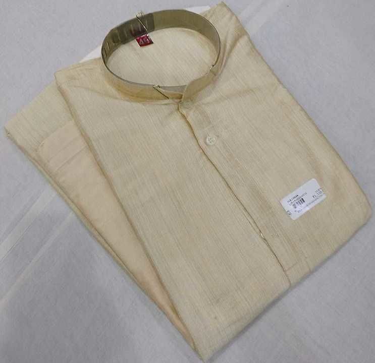 Men's kurta silk with unique look
Unique Chinese kollar 
Kaazpatti neck

Simple and all time favouri uploaded by Lucknowi chikankari on 10/9/2020