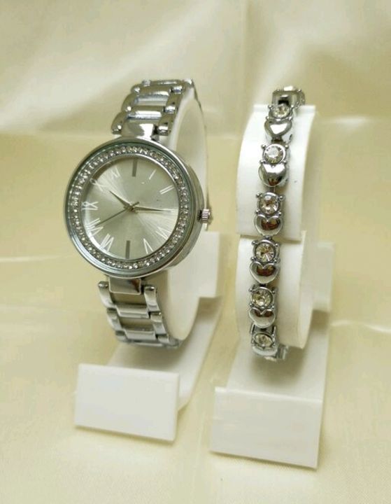 *Jay Jagannath* Alluring Women Analog Watches *Rs.299(cod)* *whatsapp.* Strap Material: uploaded by NC Market on 2/21/2022